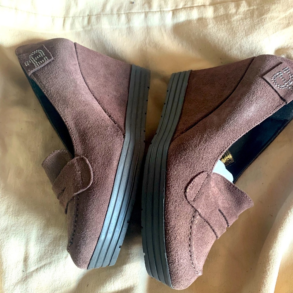 Brand new stylish super comfortable suede shoes